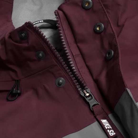 New Nike SB Shield Jacket Red/ Burgundy/ Grey Sz M - Picture 6 of 7
